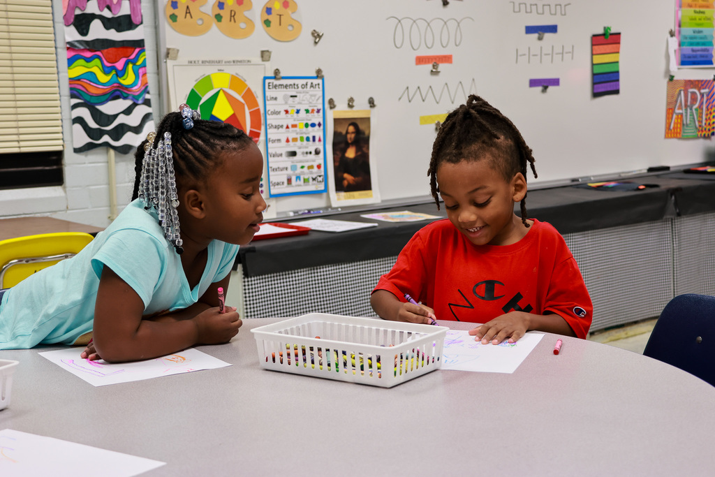 kids in art class