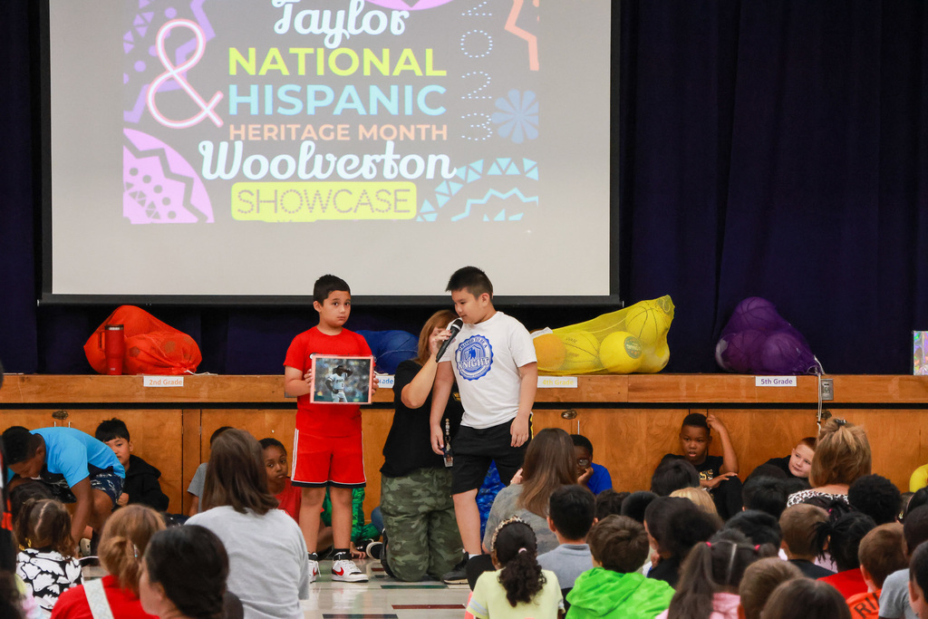 hispanic heritage showcase at northridge elementary student performances