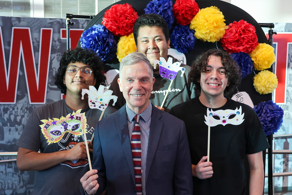 superintendent rhodes with students